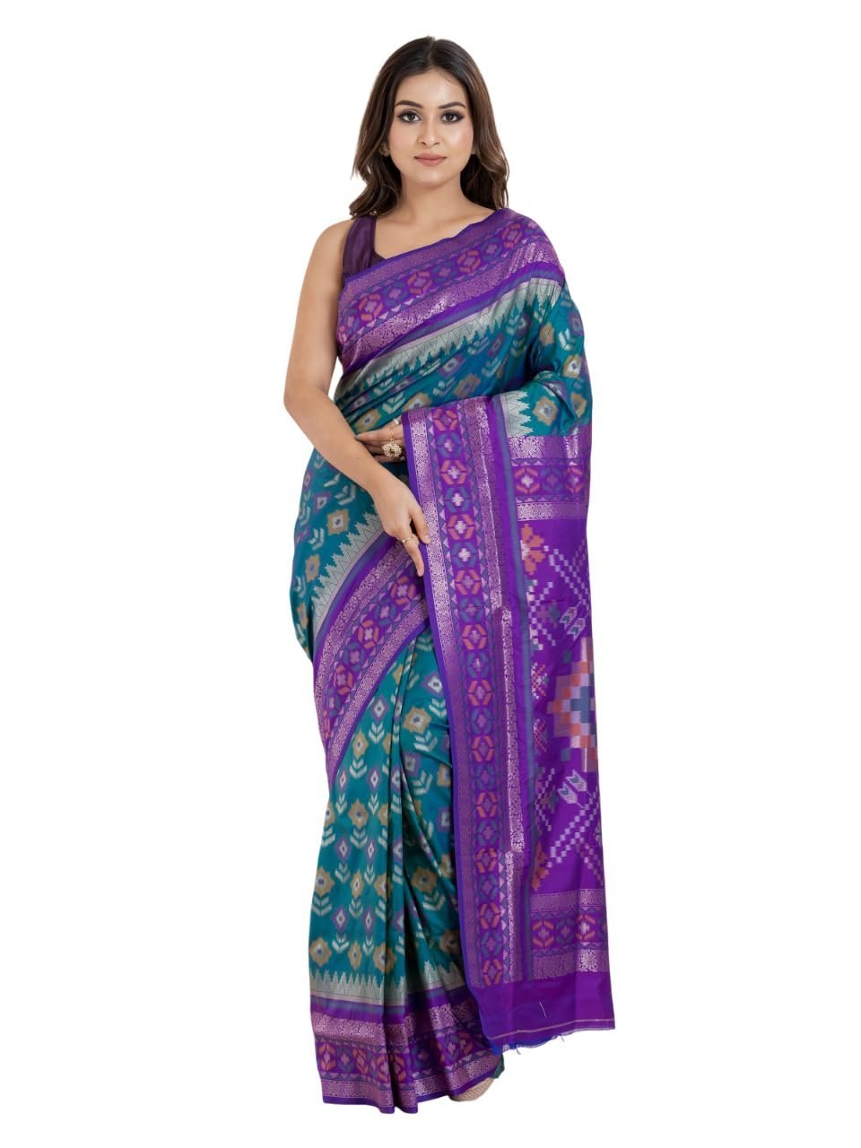 Women's SAREE WITH FLORAl MOTIFS ALL OVER THE SAREE WITH CONTRAST PURPLE HEAVY WEAVING BORDER AND PALLU COMES WITH PURPLE BLOUSE